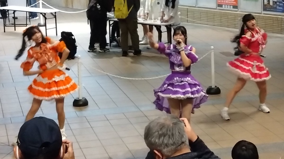 elegant_1838SK's tweet image. 2025.11.16 KAGAYAKI Fes mini #62
#湊町リバープレイス にて
#TwinkleTroupe 
#芹沢愛桜 #あいるの幸せふぁいる 
#来栖璃音 #脳内りおん色 
#花咲花奈 #はなといるとみんなはっぴー 
僕の永遠の神推しのえみなちゃんが卒業してからは初めて、Twinkleのライブを見届けました。