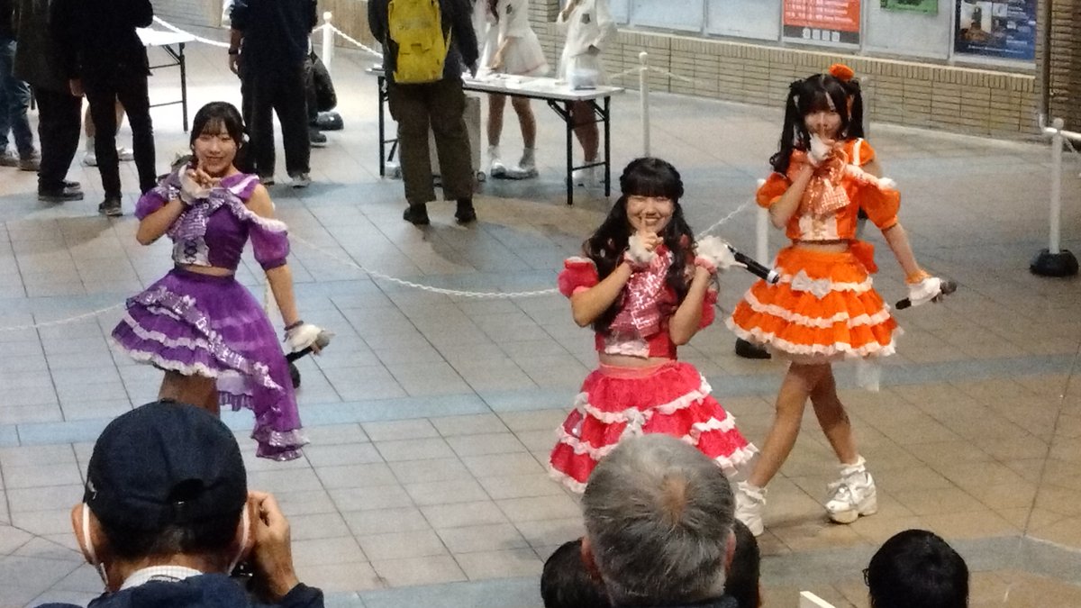 elegant_1838SK's tweet image. 2025.11.16 KAGAYAKI Fes mini #62
#湊町リバープレイス にて
#TwinkleTroupe 
#芹沢愛桜 #あいるの幸せふぁいる 
#来栖璃音 #脳内りおん色 
#花咲花奈 #はなといるとみんなはっぴー 
僕の永遠の神推しのえみなちゃんが卒業してからは初めて、Twinkleのライブを見届けました。