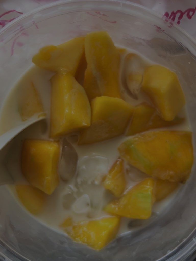 shesyaarf's tweet image. nothing beat ES MANGGA FKG YG SUPER ENAK DAN TEMPTING INI???🤯🧡🥭 (makasi fisip udah deket ke fkg)