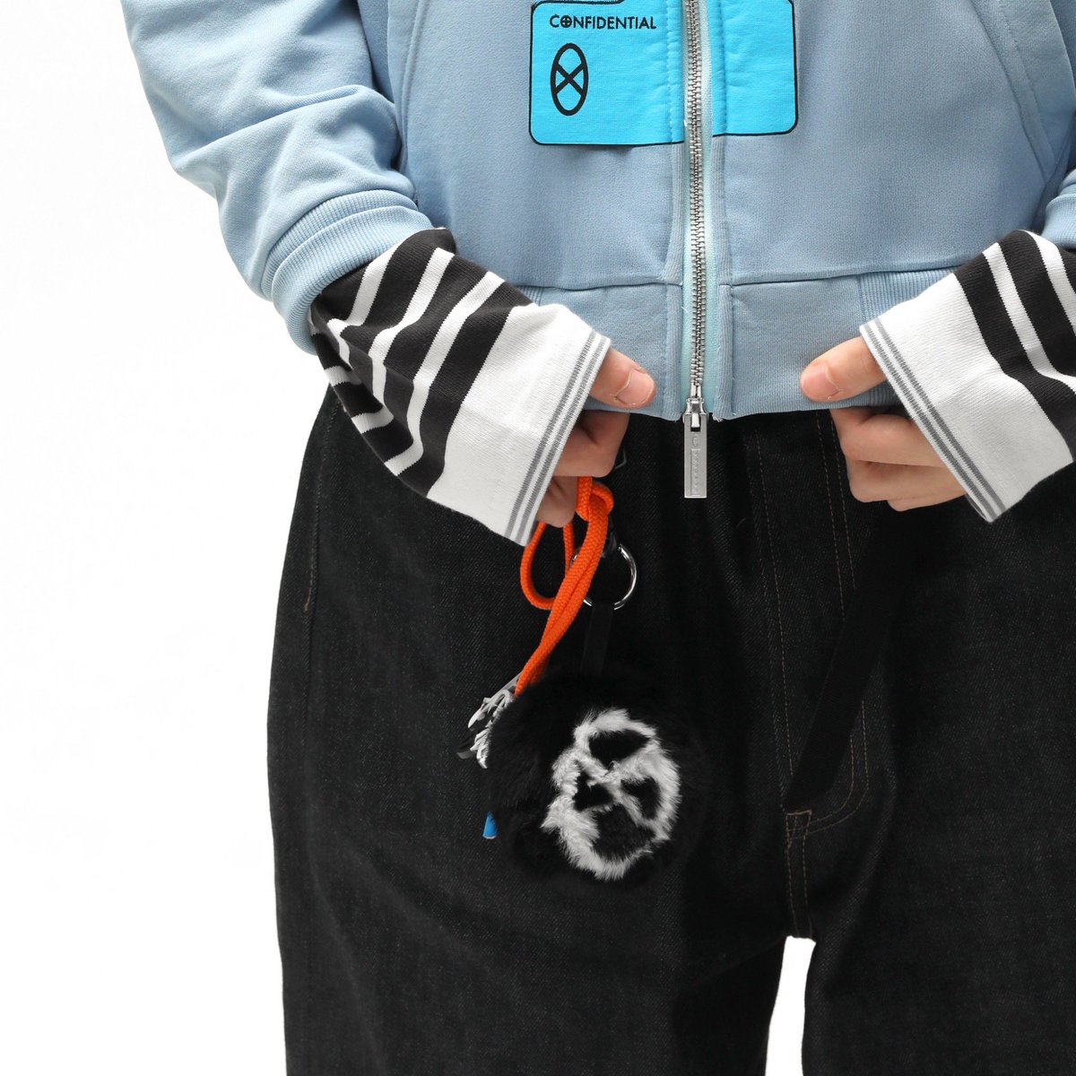 code_47l's tweet image. 【本日受注最終日】　　

残り4時間

11月20日 23:59:59〆切

CODE47L_FILE_2025_04

▶️

code47l.stores.jp

#code47l
#do_0001