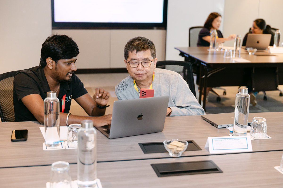 ZohoCreator's tweet image. 🇸🇬 @Zoholics Singapore &apos;25 brought Partners, customers, and our teams together for meaningful conversations on solving business challenges with clarity and collaboration. The sessions provided practical insights and a clearer approach to building impactful solutions. We also…