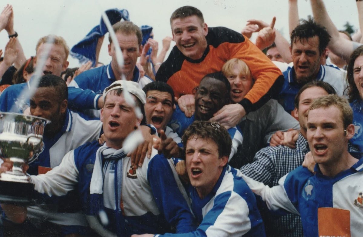 “Winning the league was brilliant … I was so happy for the lads … I was pushing 38 and had just won the first league title of my career.”

Really happy times at #Wealdstone <a href="/WealdstoneFC/">Wealdstone FC</a> at the end of my career.
Read more in my book 👇

simongarnerbook.co.uk