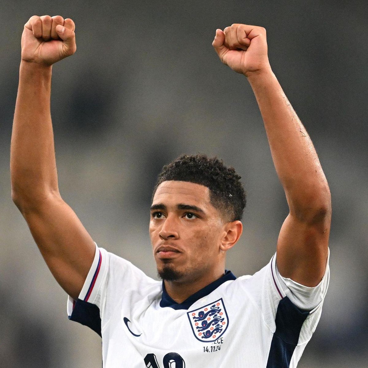 TouchlineX's tweet image. 🚨🗣️ 𝗡𝗘𝗪: Ian Wright: &quot;I texted Jude Bellingham before this week&apos;s England game and told him: &quot;Be ready.&quot; He said back: &quot;ready for what?&quot;. And I told him: &quot;Listen, I am going to be here for you.&quot;

Ian Wright is referring to the English media coming for Bellingham.