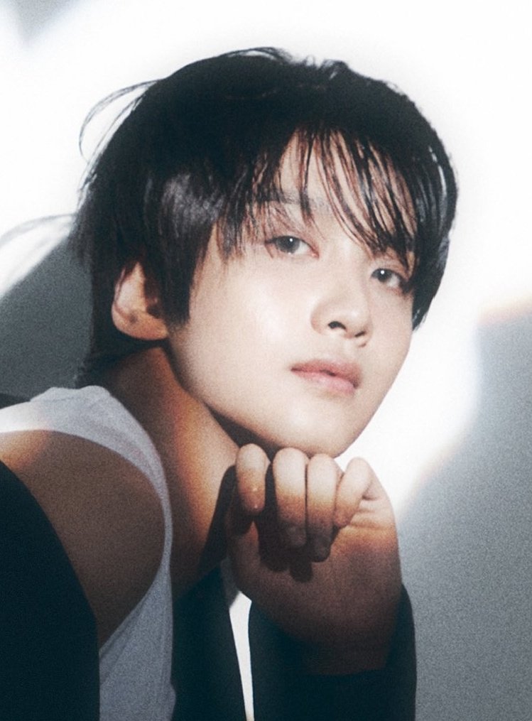 superduper___'s tweet image. จนเลิกงานละยังไม่มูฟจากรูปนี้ หน้าส่ง ผมส่ง ไฟส่ง คนส่ง ท่าโพสท์ส่ง เงาเล็บวิ้งๆยังส่ง เกิดมาเป็นดาวจริงๆ