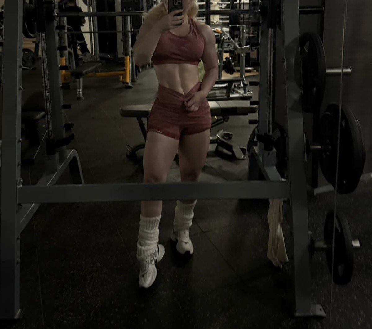 Findom Muscle mommy tweet media