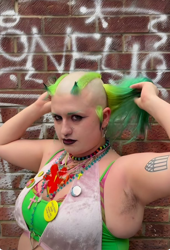 Elise Wilshaw tweet media