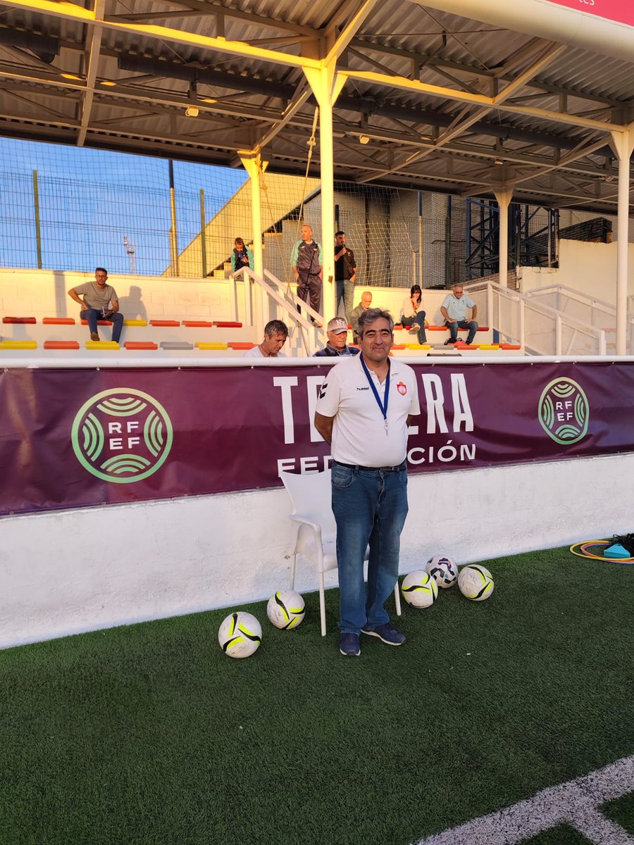 GRACIAS <a href="/UTRERACD/">C.D. Utrera</a> , ha sido un privilegio trabajar tanto en el Senior B, como en el primer equipo. Dí todo de mí... me voy con eso, agradeciendo y deseando lo mejor al Club. Especialmente a los jugadores, a TODOS, y a esas personas que no suelen salir en la foto. Gracias. 🤍❤️⚽