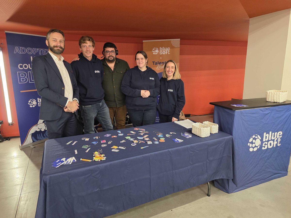 codeursenseine's tweet image. ⏰ 11h40 → 10 min de pause !
Profitez-en pour aller rencontrer nos sponsors 👀
Nous ne le remercions jamais assez ! Un énorme merci aussi aux bénévoles. 
Ils rendent #Codeurs2025 possible 🙏
Rechargez vos batteries avant la suite ⚡