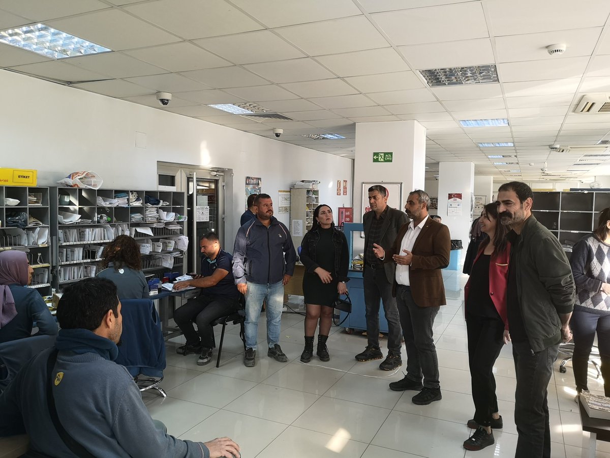 Tarsus Örgütlenme Çalışmaları 
Tarsus PDM , Mrkez Müdürlüğü ve Altaylı Şb ziyaret edildi.Tespit edilen sorunlar PTT müdürüne aktarıldı.Emekçilerin sorun ve talepleri görüşüldü.Ayrıca, Adana mitingine çağrı yapıldı.Çalışmaya GnBaşk. MesutBalcan, 8Nolu Şb Başk. Musa Özdemir katıldı