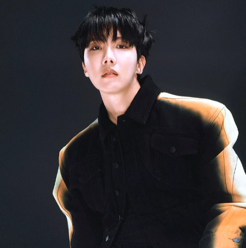AboutMusicYT's tweet photo. J-Hope talks about BTS upcoming comeback:

"BTS' new song will come out next year, it's so nice" https://t.co/TDFXMhZA3J