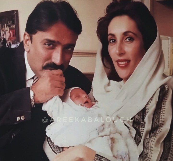 areekabalouch's tweet image. This pic got my heart had to share, guess who&apos;s this baby? 🤍🫶🏻