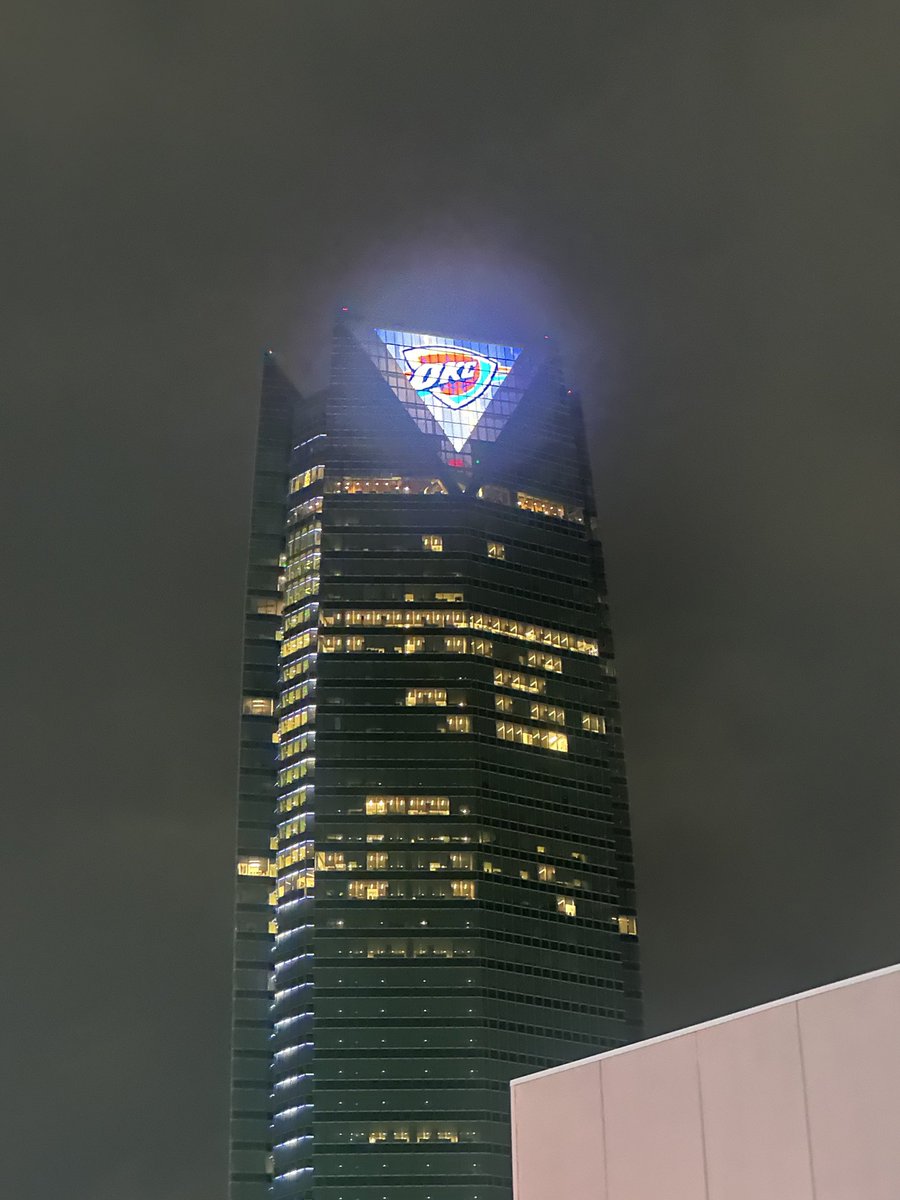CliffBruntAP's tweet image. Devon Tower after last night’s win. #Thunder #OKC