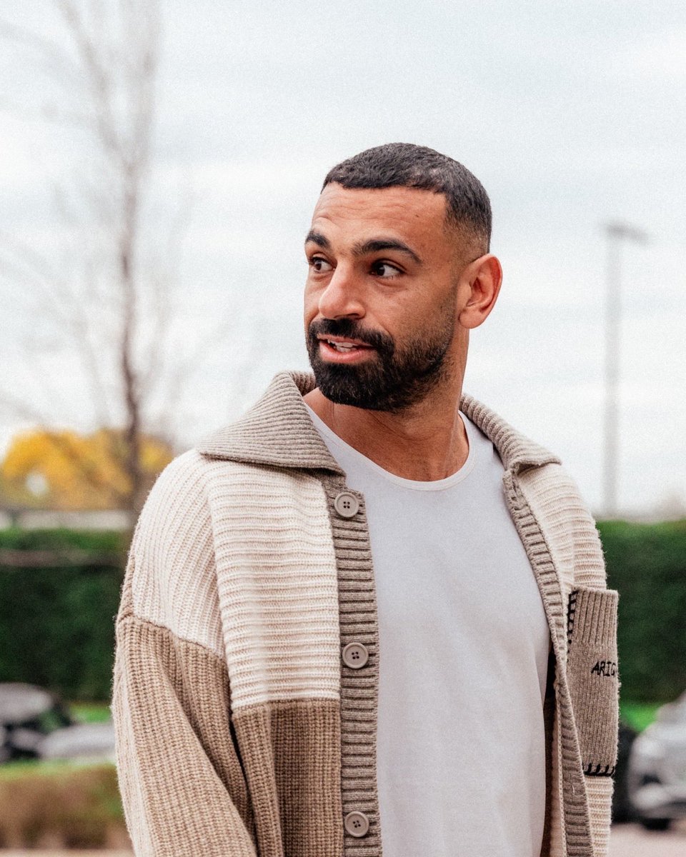 It’s crystal clear how Salah is being treated, and it’s not right. Our legend deserves respect and appreciation, not disrespect <a href="/gratian_barbosa/">BARBOSA</a> 
<a href="/thisisanfield/">This Is Anfield</a> 
@Football__Tweet