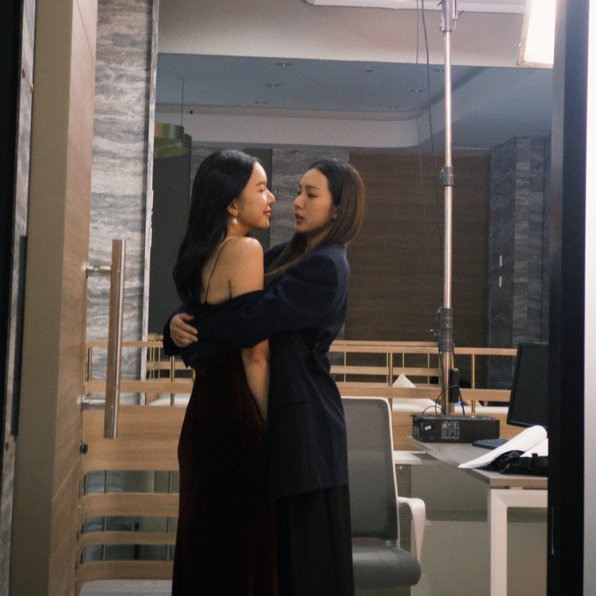 lesserafimstan5's tweet photo. ･ ｡
    ∴｡　
　･ﾟ*｡. 
　　･ *ﾟ
　 ･ ﾟ*
     ･｡    ♡ 。　　・　゜ 　　　♡
　　　♡　　　　♡ ゜・。。 ♡
・゜ ♡ ゜・  My Pair ・ ♡ ° . 。
　　　　♡.
　。・゜　　　 ♡ ・ 。　　。・゜ ♡
　　♡　。・゜
　　　　♡　　
#เอมีบอนนี่ 
#เอ็นจอยจูน
#กินจ์
#บลีจี https://t.co/mqdLkLhLF1