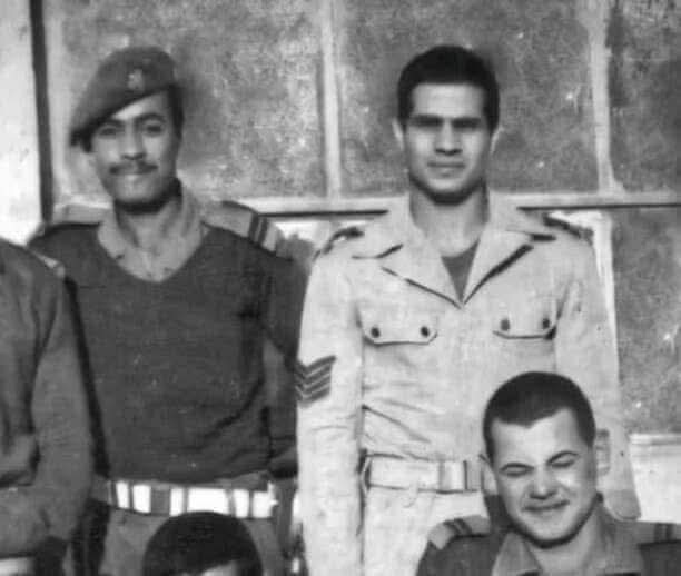 nesrinnaem144's tweet image. ازاي كان صف ظابط في الجيش وفضل يترقي  الى ان وصل مشير مش ملفت بالنسبه لحضراتكم ولا كله عايش في ميه البطيخ..؟؟