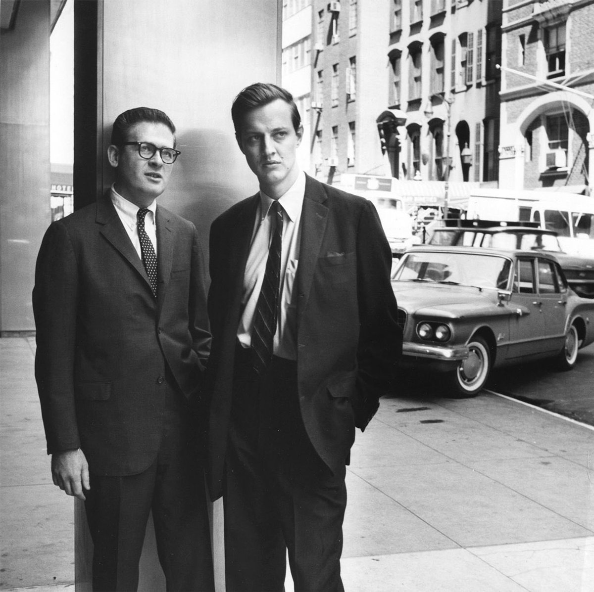 DanPurdie16's tweet image. Brand designers, study Chermayeff &amp;amp; Geismar’s logos.

It will teach you timeless simplicity. Zero fluff. Pure clarity.