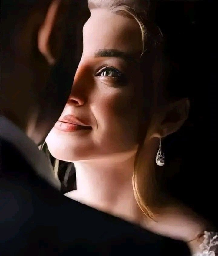 mireyaremanso's tweet photo. 🇻🇪#PoemsFromTheSoul
Poem: Gazes 🤍• ♡*•
Your gazes are
words from the soul
that reach me like light
from your pupils.
Emotion that
silently flickers
from your eyes to my
heart, which flutters.
A secret language
that only your
expression and mine
can translate. https://t.co/HJgFo5GCJz
