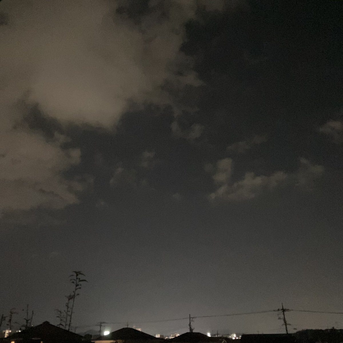 Sally_812's tweet image. I’m home 🏡

#tadaima 
#eveningsky 
#イマソラ　
#キリトリセカイ　
#夜景　
💟☮️