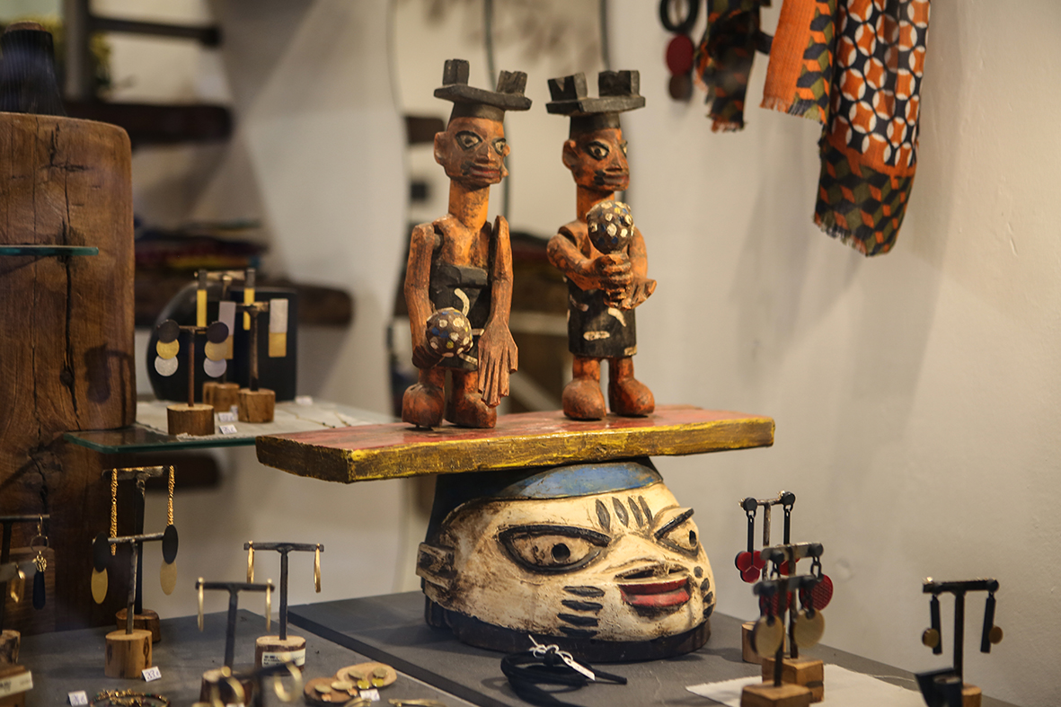 Tolosako erakusleihoek maizter berriak dituzte Jaialdiko egun hauetan. Zuen bisitaren zain!

Los escaparates de Tolosa ya tienen nuevos inquilinos estos días de Festival. ¡Esperan vuestra visita!