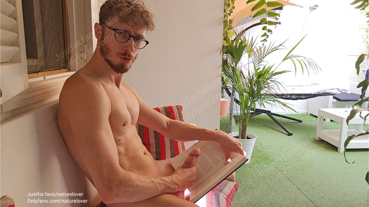 Book reading time📖🍆