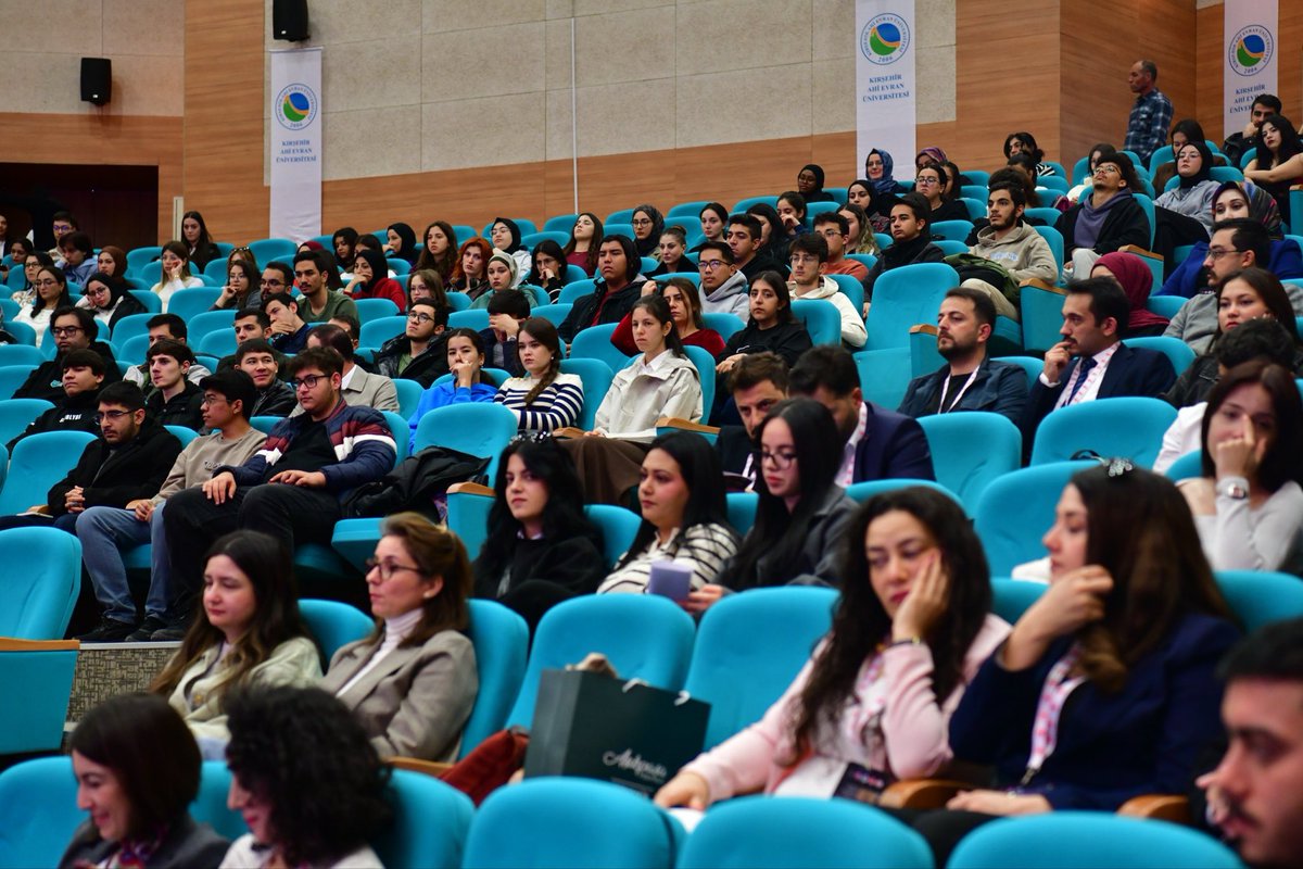 DemiryurekSefa's tweet image. 🔷 Anadolu&apos;da Türk Yazı Dilinin Öncüleri ve Aşık Paşa Sempozyumu🔷

Türk diline kimse bakmaz idi,
Türklere hergiz gönül akmaz idi,
Türk dahi bilmez idi ol dilleri,
İnce yolu ol ulu menzilleri,
Bu Garîb-nâme anın geldi dile,
Kim bu dil ehli dahi ma‘ni bile. (Aşık Paşa)…