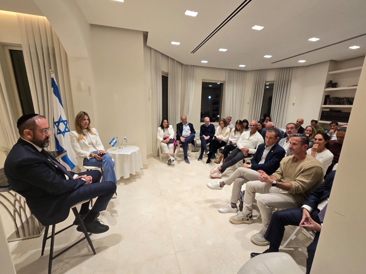 Tuve el honor de recibir a un grupo de 35 destacados empresarios miembros del Israel Economic Forum, provenientes de Estados Unidos, Israel, Brasil, Indonesia, Australia, Inglaterra y Sudáfrica. Conversamos sobre las amplias oportunidades que ofrece la Argentina y los distintos