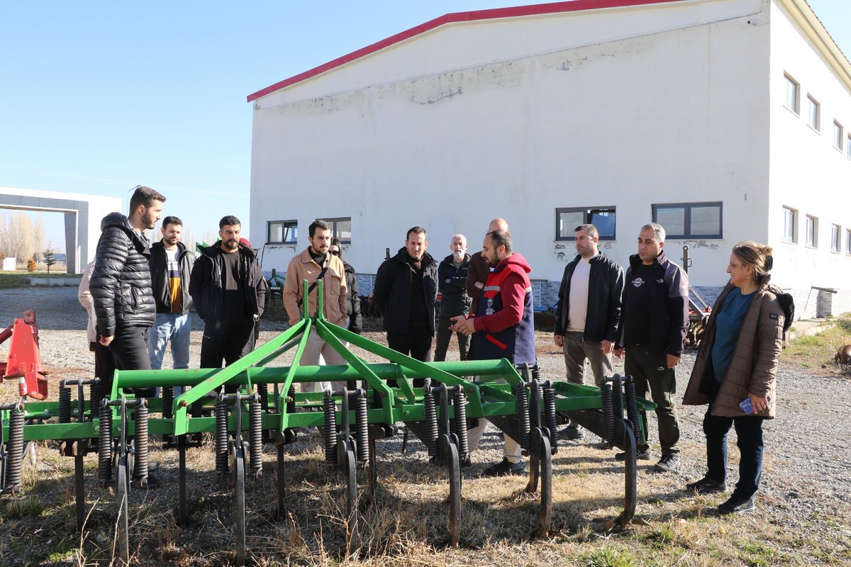 Ağrı İbrahim Çeçen Üniversitesi Meslek Yüksekokulu Organik Tarım Programı öğretim üyelerinden Doç. Dr. Akın AKINCIOĞLU, Doç. Dr. M. Kuddusi ERHAN, Dr. Öğr. Üyesi Tülay DİZİKISA ve beraberlerindeki öğrenciler, Tarım Park Yerleşkesini ziyaret ettiler.
<a href="/TCTarim/">T.C. Tarım ve Orman Bakanlığı</a> 
<a href="/mehmethsyngl/">Mehmet Hüseyinoğlu</a>