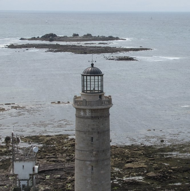 Gardien2Phare's tweet photo. 💡Et on souhaite aujourd'hui un joyeux 190ème anniversaire au phare de Penmarc'h, allumé le 20 novembre 1835! 🎂

Il fonctionnera jusqu'au 17 octobre 1897, date à laquelle le Phare d'Eckmühl sera allumé.

Classé MH depuis 2011, il a retrouvé une superbe lanterne cette année!👏 https://t.co/aAzJzDnYXl