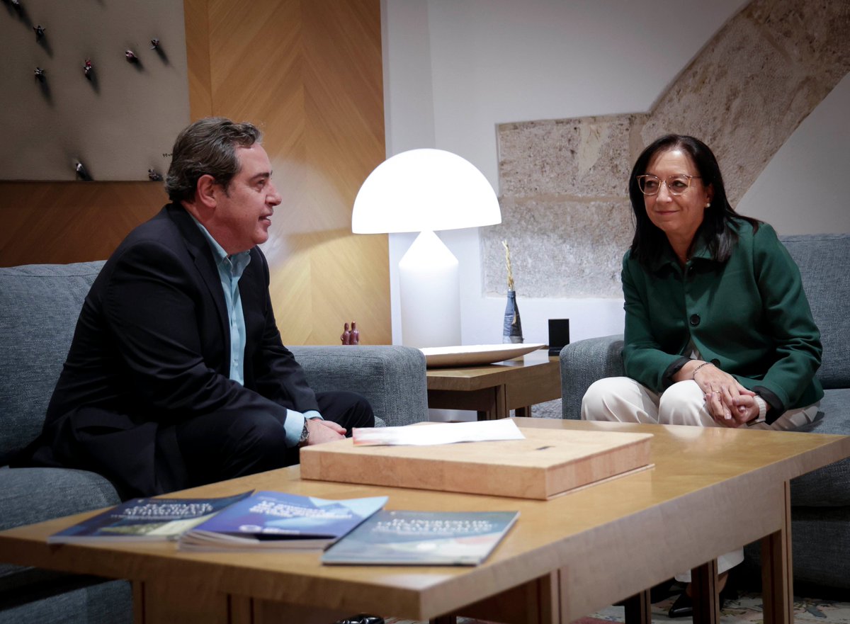 🎞️ Ronda de Contactes amb els síndics dels quatre grups parlamentaris sobre la candidatura popular a presidir de la Generalitat

<a href="/cortsval/">Corts Valencianes</a>
<a href="/LlanosMasso/">Llanos Massó</a>