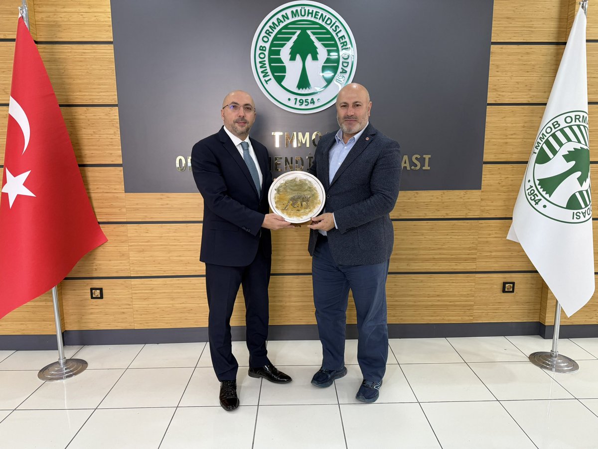 Doğa Koruma ve Milli Parklar Genel Müdürümüz Kadir Çokçetin’i Odamız Genel Merkezi’nde misafir ettik. 

Sayın Genel Müdürümüze kıymetli ve nazik ziyaretleri için teşekkür ediyoruz.