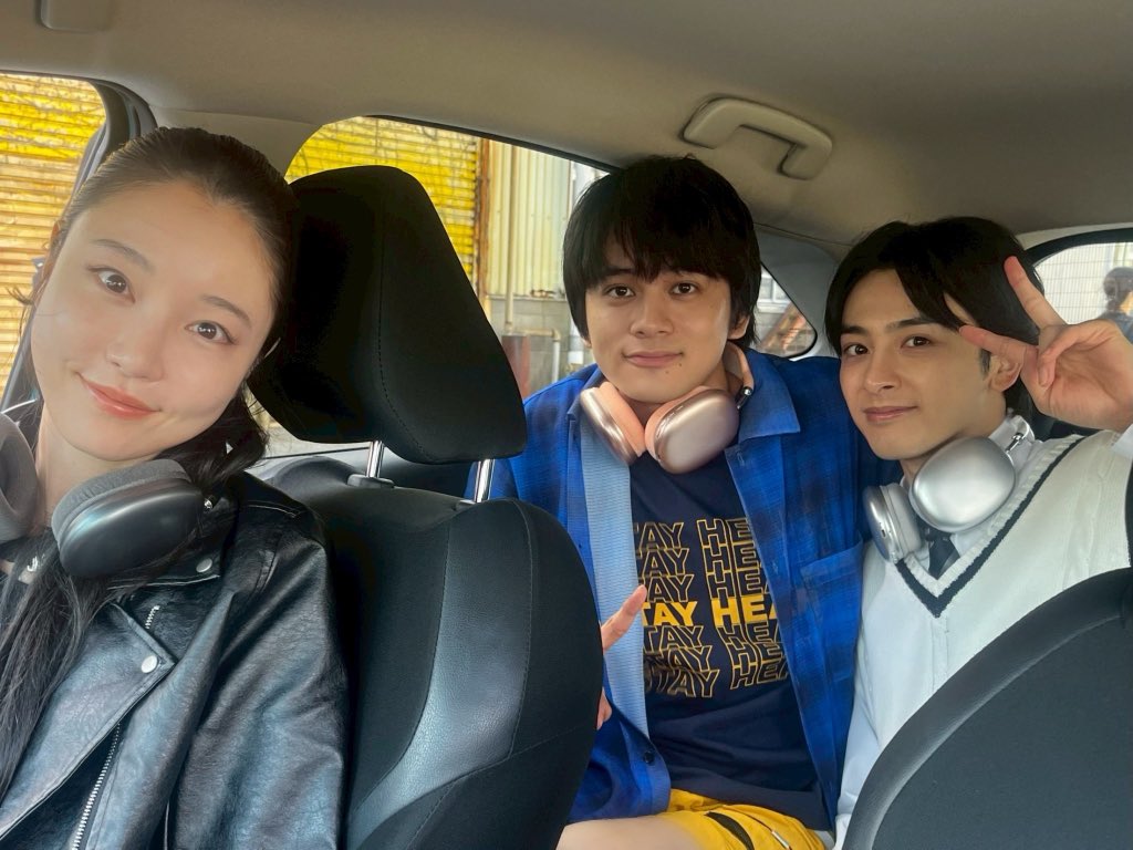 𓂃𓂂𝙀𝙨𝙥 𝙍𝙚𝙥𝙤𝙧𝙩 𓂃𓂂💊

＼.𝚈𝚘𝚞𝚗𝚐𝟹.／
市松🐙紫苑⚡️久条🔊

この後まさか吹っ飛ばされるなんて…🥹

#ちょっとだけエスパー 
#北村匠海
#新原泰佑 #向里祐香
#TVer にて最新話配信中🦸🏻🇯🇵
tver.jp/episodes/ep54q…