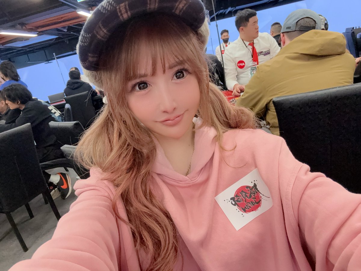 onsenhazuki's tweet image. はい！参戦！
眉毛と涙袋が濃いのは昨日までの韓国🇰🇷でアートメイクしまくったことによる現象なので笑わないでください
3日ほど続きます。🥸
その様子は後日アップする予定♡
てことで頑張ります。

#APTC 
#勝負師JAPAN