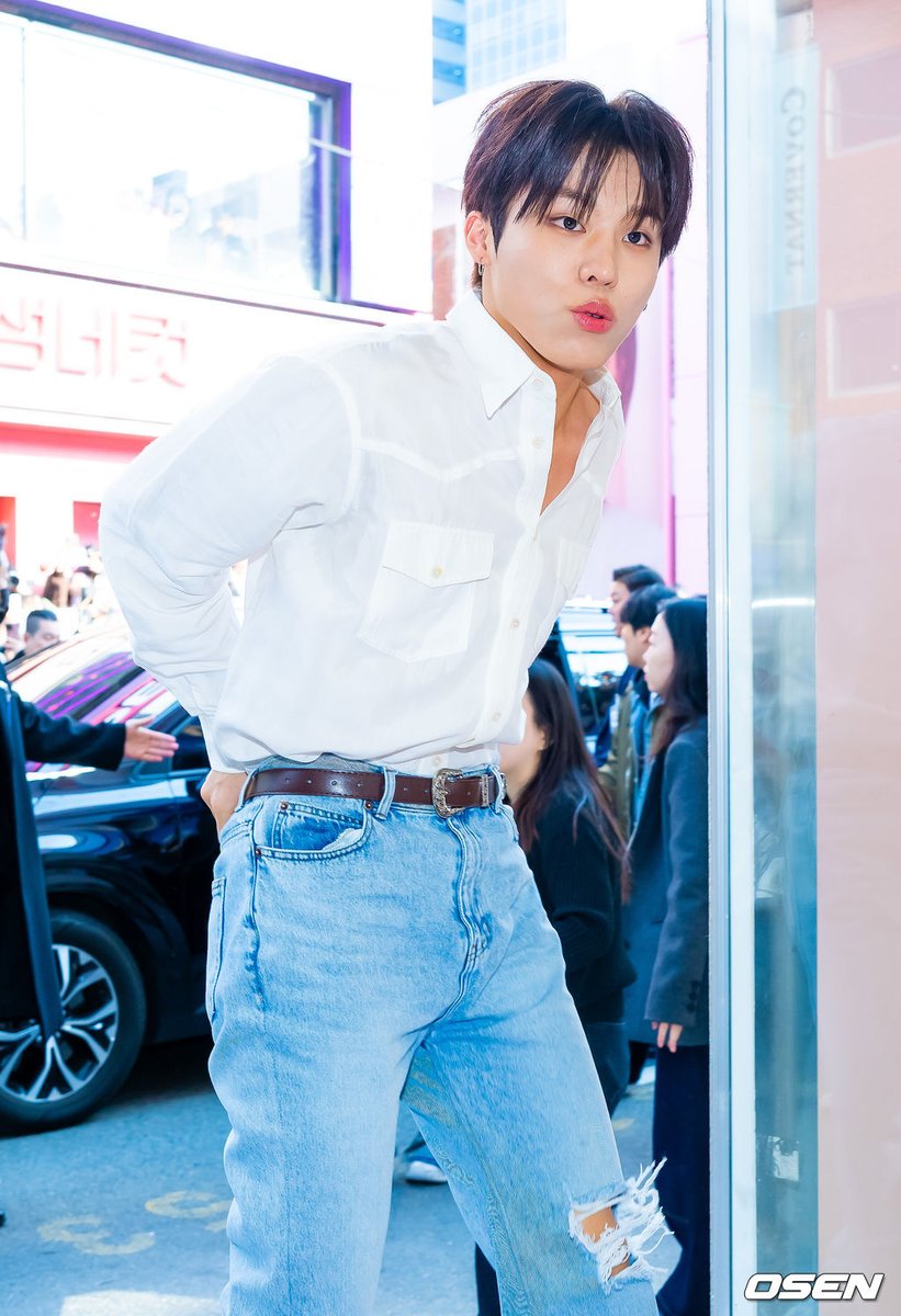 i need jeongwoo at fashion weeks ❤️‍🔥