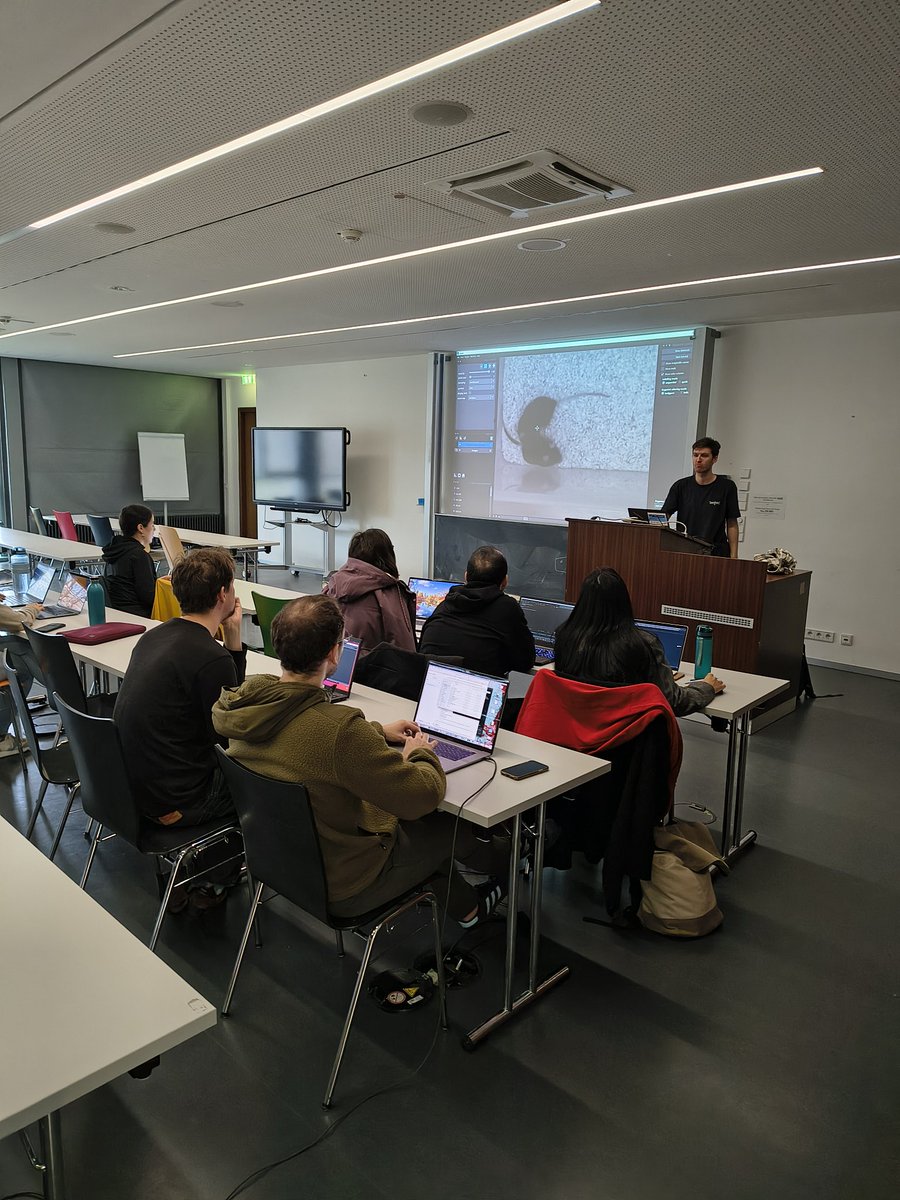 nencki's tweet image. @Nyktofob running a @DeepLabCut workshop for Heidelberg Open Lab!
