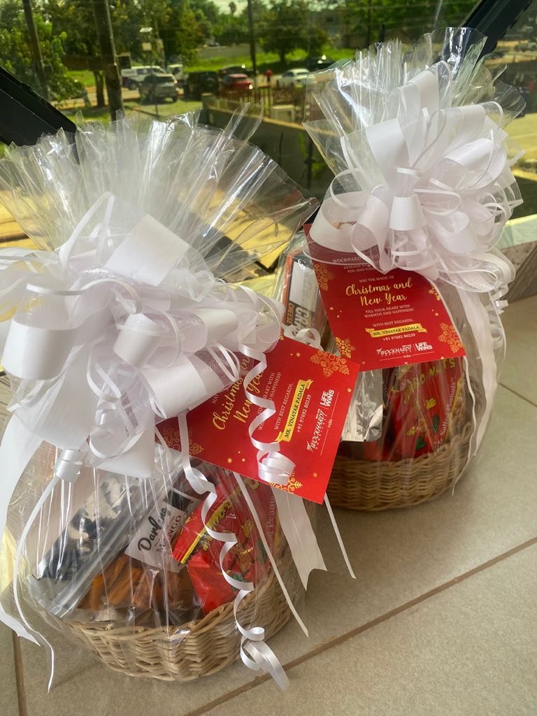 macjojo1's tweet image. Get between 10-20% Off for your cooperate Hampers orders before 10th December 2025 @Giftsforallocc1 
Available Lilongwe,Blantyre, Mzuzu 
Contact: 0886130138 or 0994001537 or 0881024884