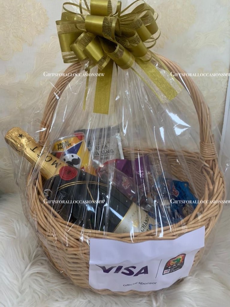 macjojo1's tweet image. Get between 10-20% Off for your cooperate Hampers orders before 10th December 2025 @Giftsforallocc1 
Available Lilongwe,Blantyre, Mzuzu 
Contact: 0886130138 or 0994001537 or 0881024884