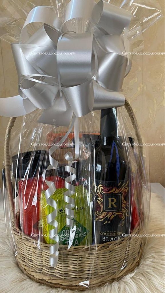 macjojo1's tweet image. Get between 10-20% Off for your cooperate Hampers orders before 10th December 2025 @Giftsforallocc1 
Available Lilongwe,Blantyre, Mzuzu 
Contact: 0886130138 or 0994001537 or 0881024884