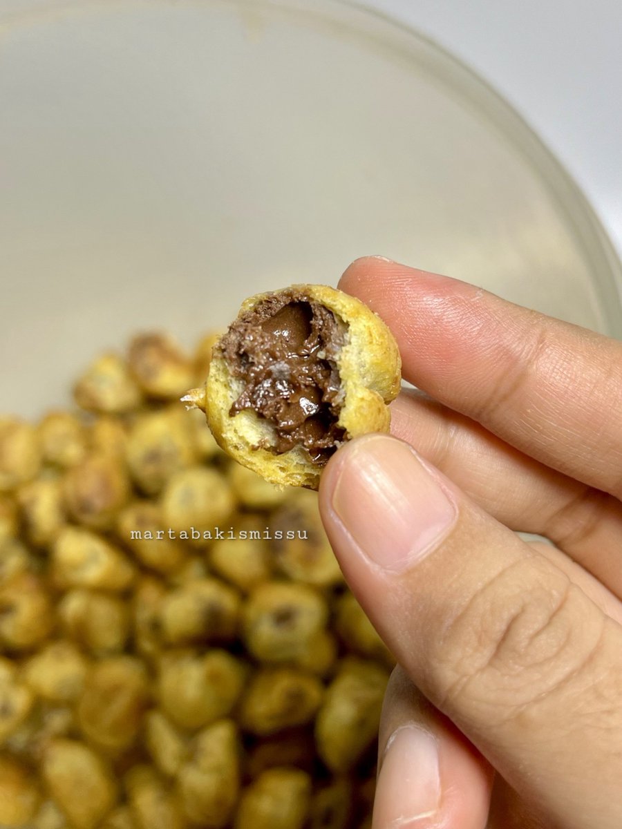 martabakismissu's tweet photo. Demi apapun ini enak banget bikin gamau berenti ngunyah! Coklatnya lumer, garing, dan ga amis. Manisnya juga pas 🥹👍🏻

Ada 2 rasa..
• Coklat : 
https://t.co/3H4e0Q4CAI
��� Keju : 
https://t.co/kg6l0HH6MU

Makin enak kalo makannya ditambahin susu full cream dingin https://t.co/a6ssl226Pp