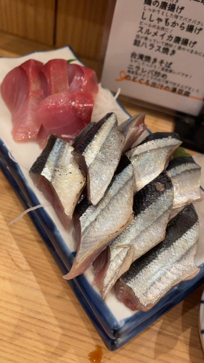Beeeetrick's tweet image. 禁煙の方にしました
さんま刺し(310円)の量凄い