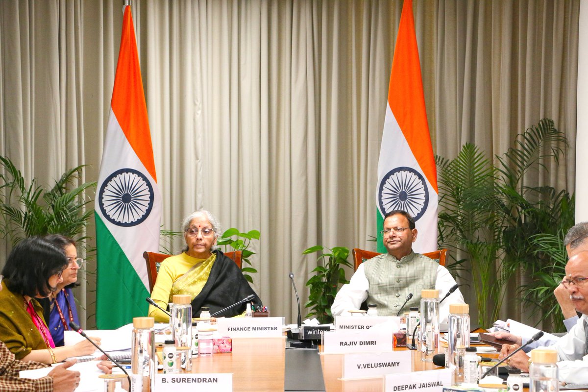 mppchaudhary's tweet image. आज नई दिल्ली में माननीय वित्त एवं कॉरपोरेट कार्य मंत्री श्रीमती निर्मला सीतारमण जी की अध्यक्षता में केंद्रीय बजट 2026-27 के संदर्भ में श्रम संगठनों के प्रतिनिधियों के साथ हुई नौवीं प्री-बजट बैठक में सम्मिलित हुआ।

बैठक में वित्तीय सुधारों, नीतिगत मुद्दों और श्रमिक यूनियनों से…