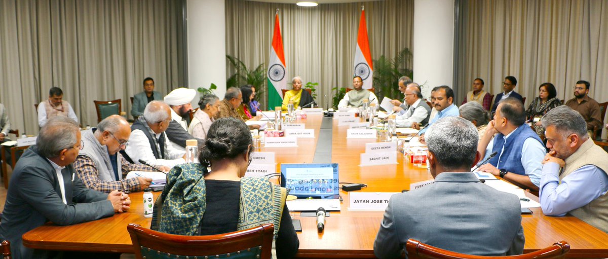 mppchaudhary's tweet image. आज नई दिल्ली में माननीय वित्त एवं कॉरपोरेट कार्य मंत्री श्रीमती निर्मला सीतारमण जी की अध्यक्षता में केंद्रीय बजट 2026-27 के संदर्भ में श्रम संगठनों के प्रतिनिधियों के साथ हुई नौवीं प्री-बजट बैठक में सम्मिलित हुआ।

बैठक में वित्तीय सुधारों, नीतिगत मुद्दों और श्रमिक यूनियनों से…