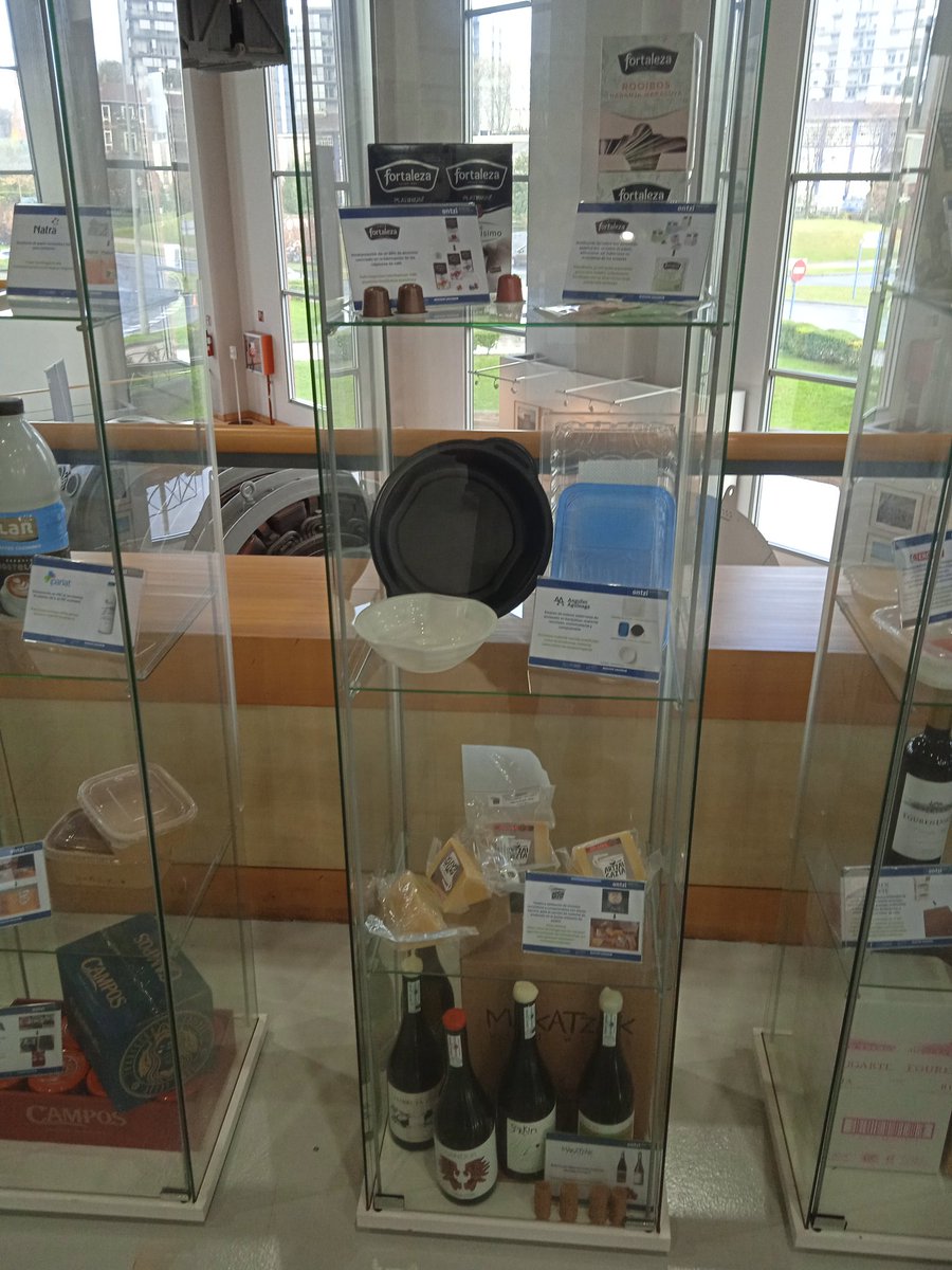 ACTAE_asoc's tweet photo. Stands en Encuentro #Ontzi Topaketan 
Lanzamientos y proyectos - Proiektuak eta ikerkuntza
#packaging #Skinpack #biodegradables #compostables #jasangarriak
by @BasqueFoodClust @ELIKA_Fundazioa @itsaslurraEJGV https://t.co/IsojmZHsAo