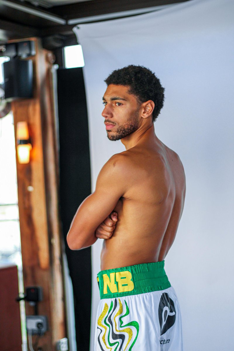 BlackFlashPromo's tweet image. It’s weigh-in day in Brighton. One step closer to fight night 🌊🥊

#FightWeek #WeighInDay #Brighton #NiallBrown #BlackFlashPromotions #WassermanBoxing #APointToProve