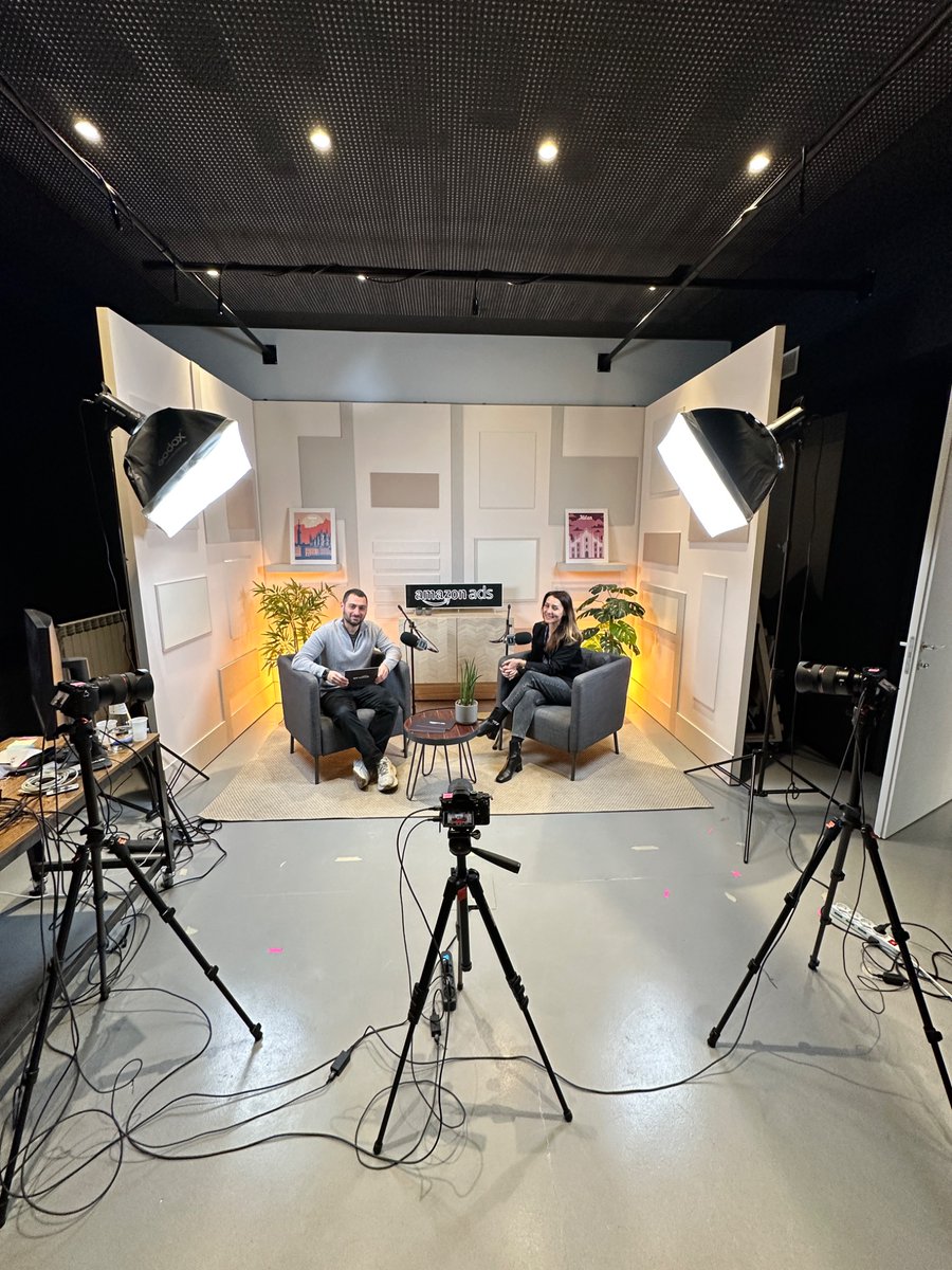 maxsinclair4's tweet image. Amazon just launched what will be the future of advertising in the age of LLMs - Sponsored Prompts.

It’s clear now the age of 10 blue sponsored links is dead. In the age of Answer Engines, shoppers will ask a question and expect the response to be what the smartest AI thinks is…