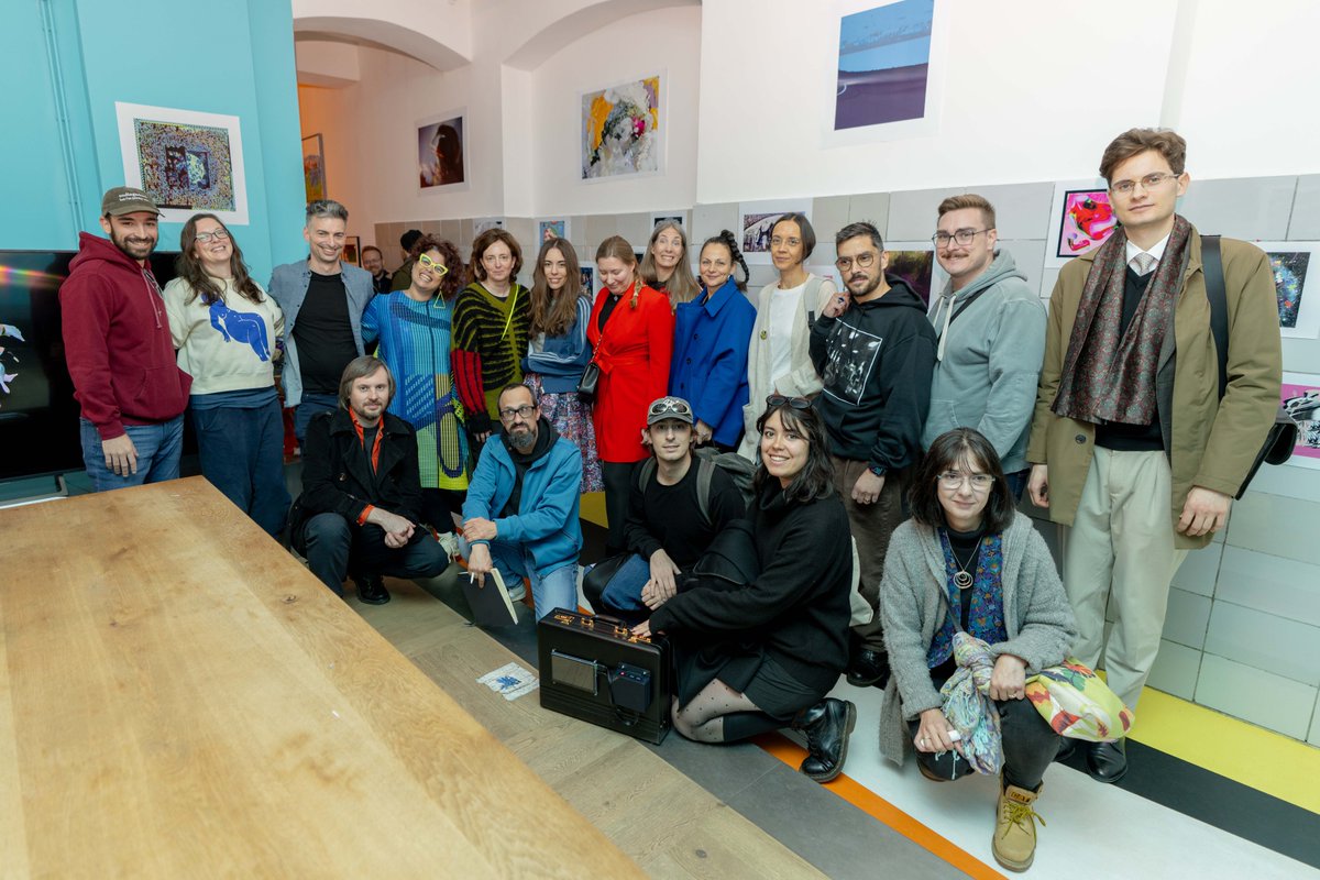 artontezos_'s tweet image. hanging w frens in the @TeiaCommunity kitchen💃✨

Explore the Unique Ingredients show:
🔗 uniqueingredients.teia.art