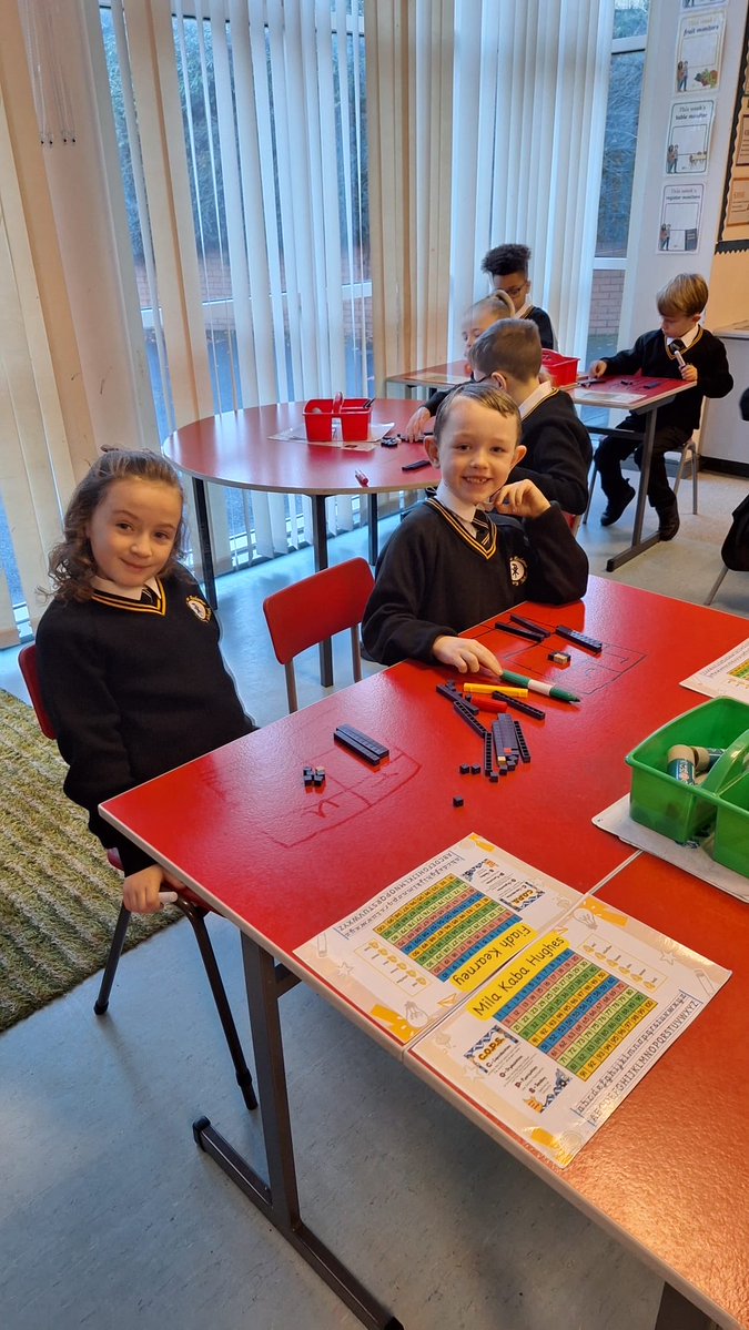 ctrps1's tweet image. 🧮 Miss Bunting’s P4s are hard at work learning to carry tens in numeracy — practical learning in action! 

Watching those lightbulb moments shine ✨📚

#Numeracy #Primary4 #PracticalLearning #MathSkills #ClassroomMoments