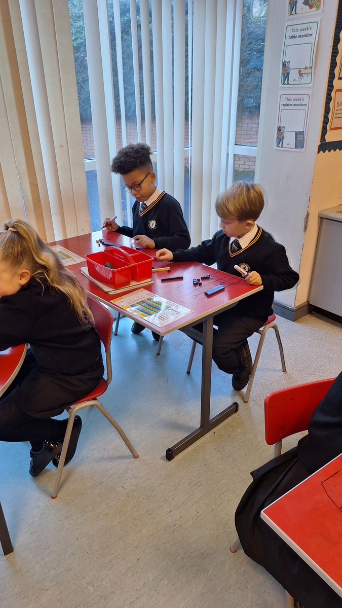 ctrps1's tweet image. 🧮 Miss Bunting’s P4s are hard at work learning to carry tens in numeracy — practical learning in action! 

Watching those lightbulb moments shine ✨📚

#Numeracy #Primary4 #PracticalLearning #MathSkills #ClassroomMoments