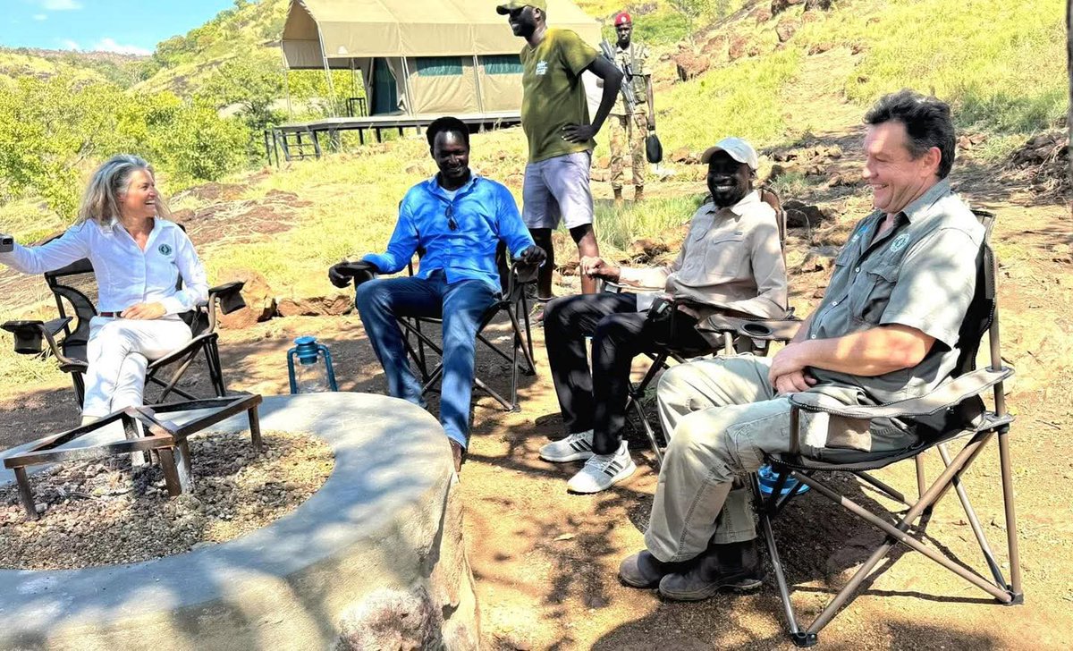 Pibor Chief Administrator Gola Boyoi on Wednesday welcomed the national Minister of Wildlife and Tourism, Denay Jok Chagor, to the soon-to-be-opened Marou Tourism Camp in Boma National Park #SouthSudan. #SSOX 
<a href="/NatGeoAnimals/">National Geographic Animals</a> <a href="/NatGeo/">National Geographic</a>