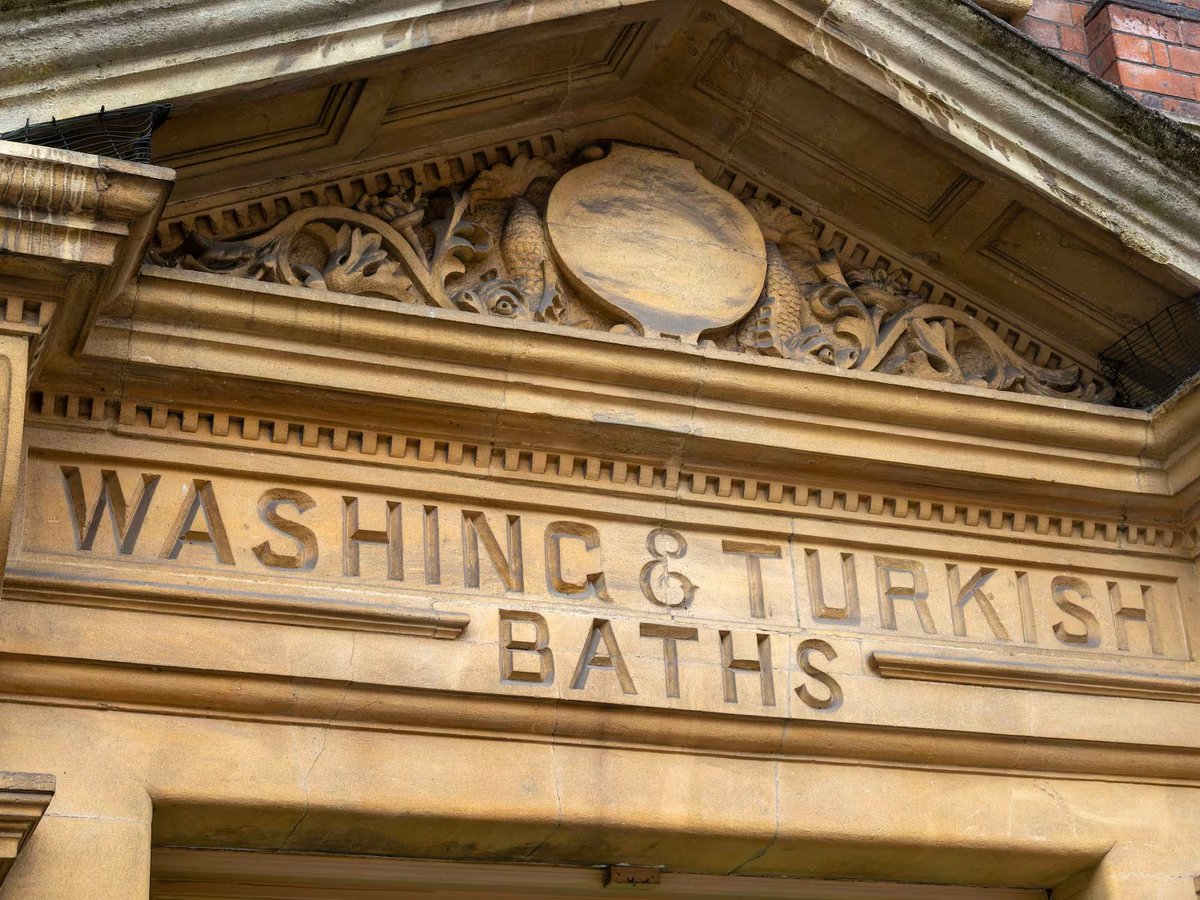 "İçimizdeki İrlandalılar" 😀1770'lerde İrlandalılar ilk kez sarıklı bir Türk ile karşılaşmıştı. 2 metreye yakın boyu ve karizmasıyla hayranlık uyandırıyordu. Dublin'e ilk Türk hamamını kazandırdı. Peki gerçekten Türk müydü? +