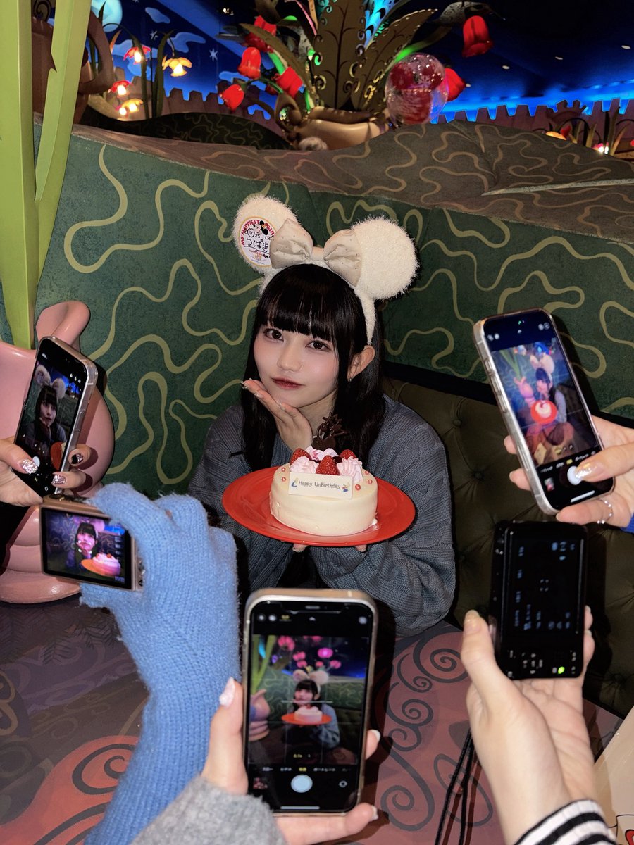 誕生日ディズニー初めてした😭🫶
みなさんもたくさんのお祝いメッセージありがとうございます！！

今日は世界で1番幸せ者です！😭💚